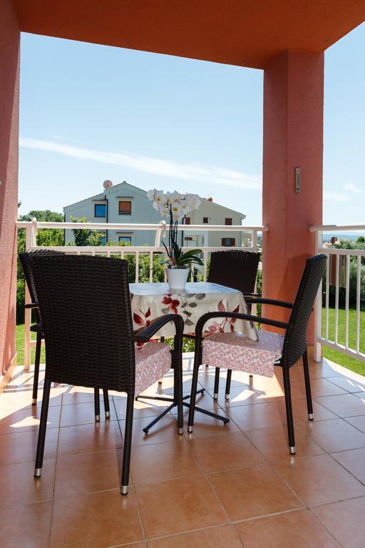 Apartman Snjezana Malinska Exterior photo
