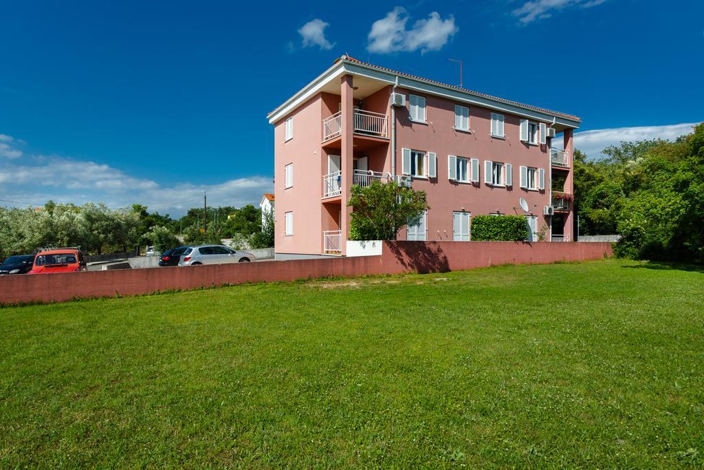 Apartman Snjezana Malinska Exterior photo